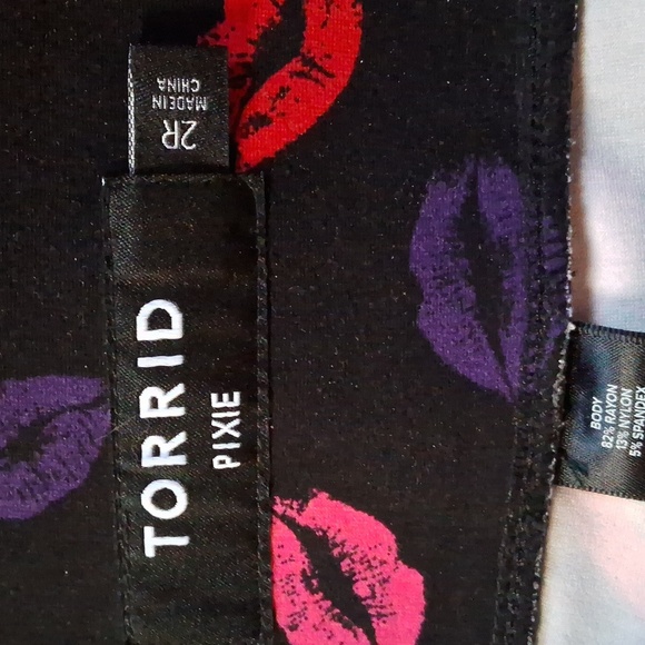 Torrid pixie woman's size 2R slip on pants with front pockets - Picture 4 of 5